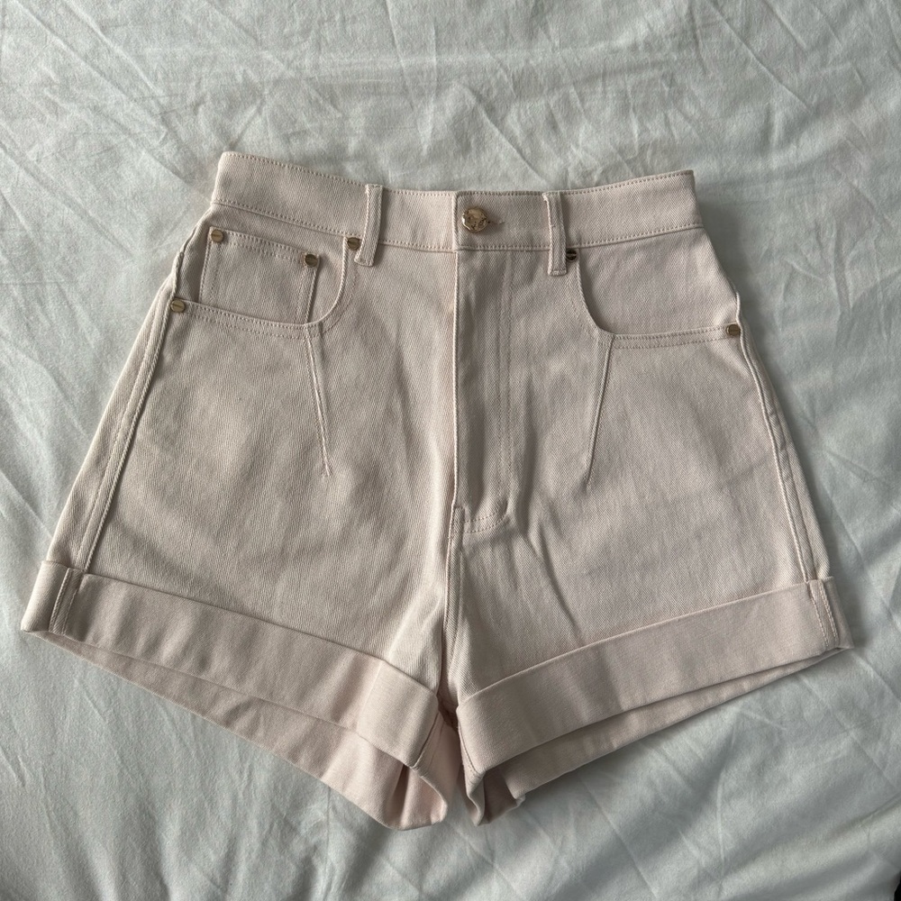 Brand New. ACLER Dust Pink Hiller Short - Size US 4 AU 8